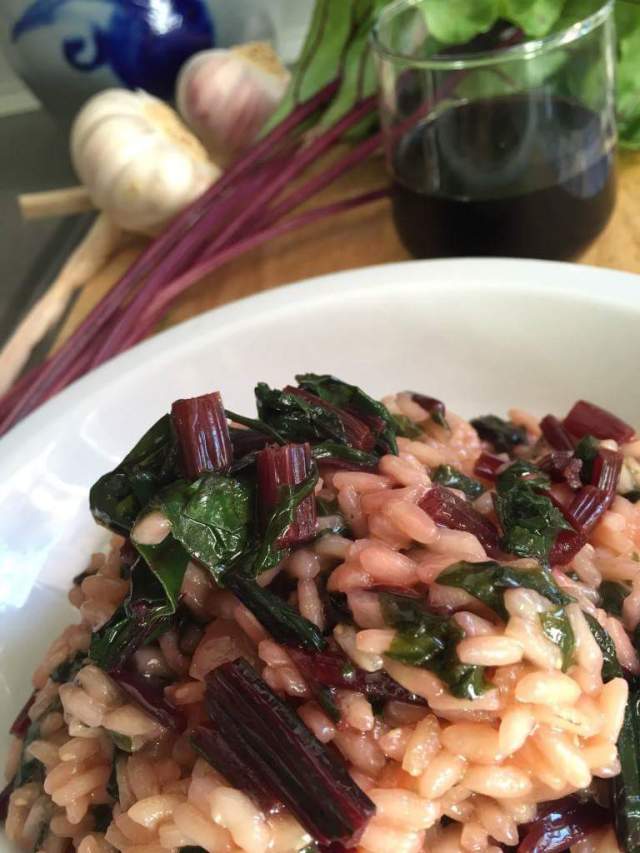 Risotto with beetroot leaves and gorgonzola